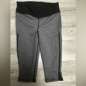 Lululemon Cropped Leggings Medium Grey and Black